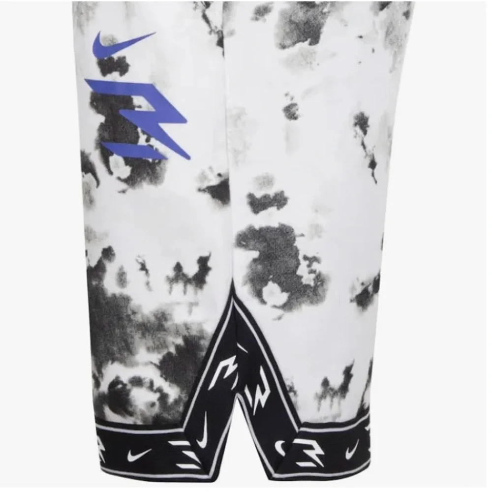 Nike 3 band big kids XL‎ change shorts
